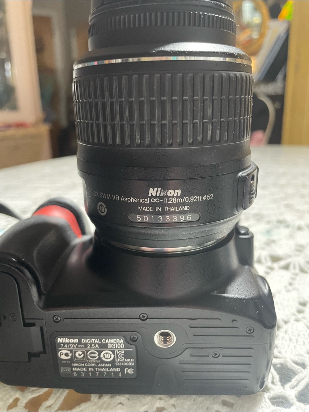 Nikon Black DSLR Camera with Lens, Strap, Battery, Charger and SD Card - Picture 10 of 12